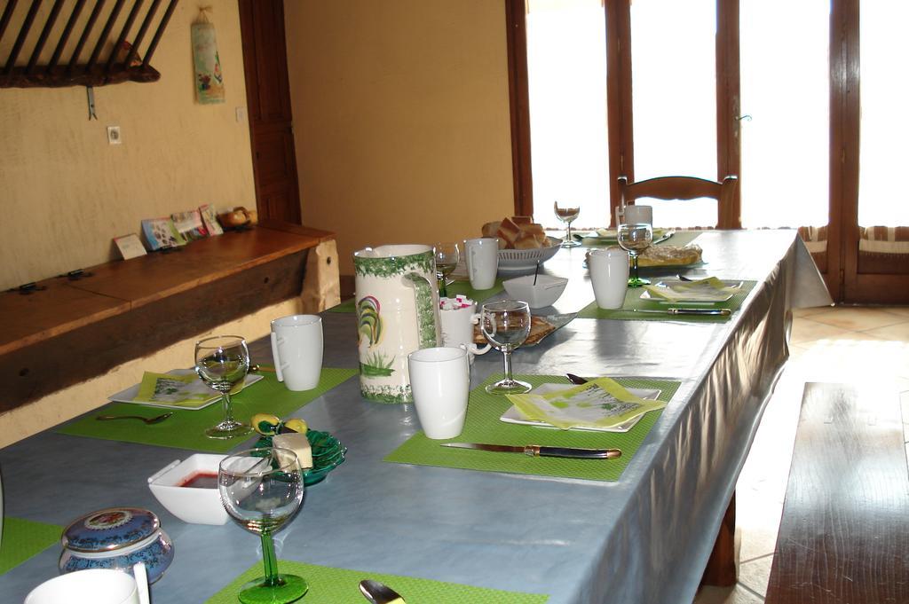 La Croix De Bois Bed & Breakfast Jayat Exterior photo